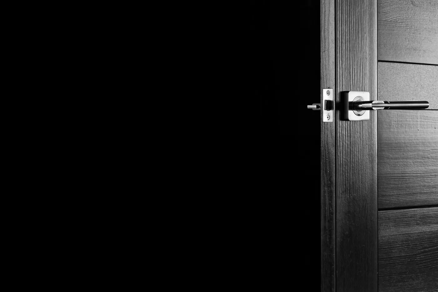 Porte équipée d'une poignée et d'un pêne, mise en sécurité à Massy